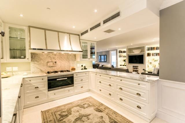 Opulent ocean-facing penthouse in Umhlanga — photograph 3