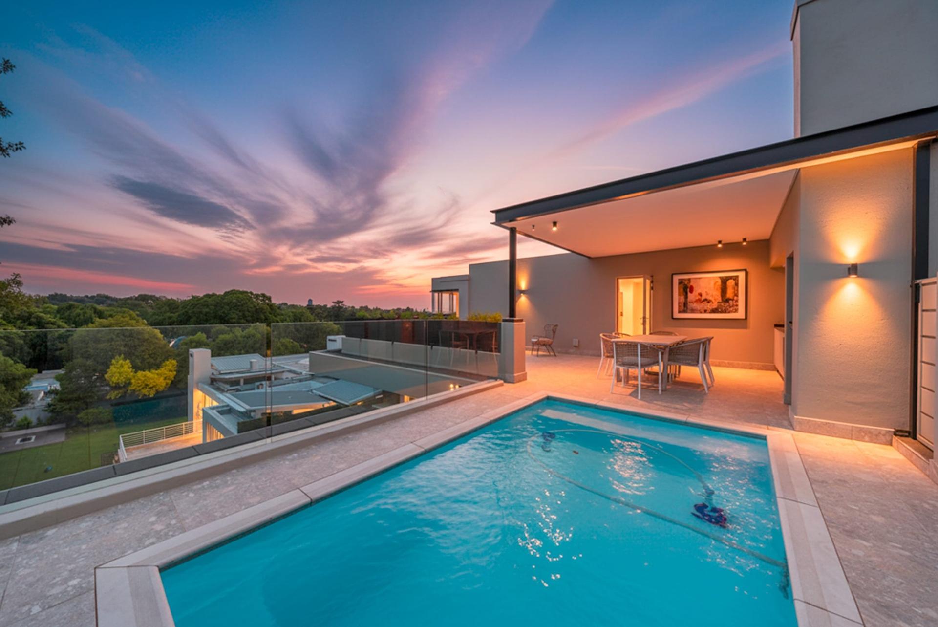 Private Lift Penthouse with Exceptional Luxury — photograph 2