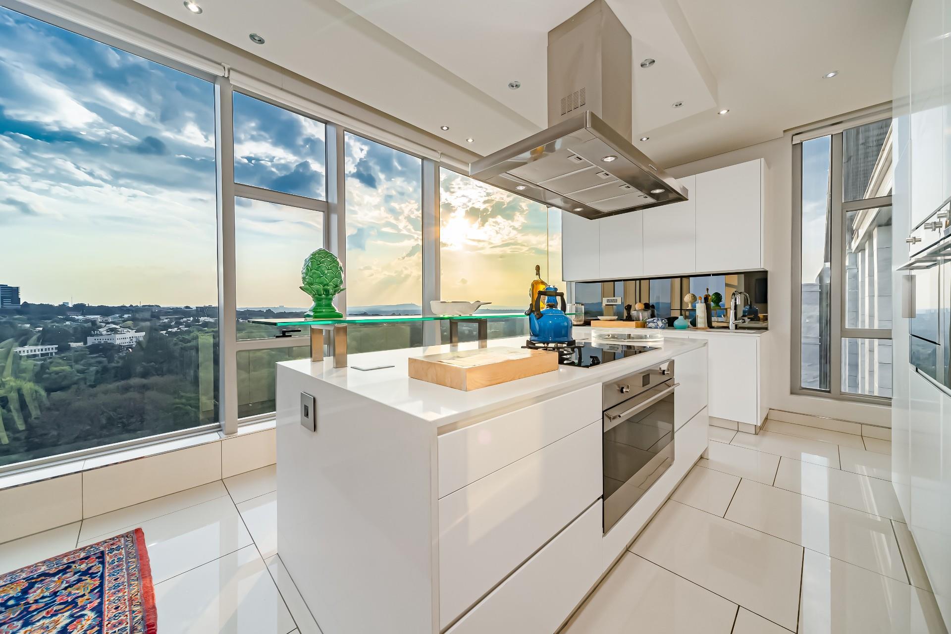 Luxury Penthouse, Rare Escape — photograph 2