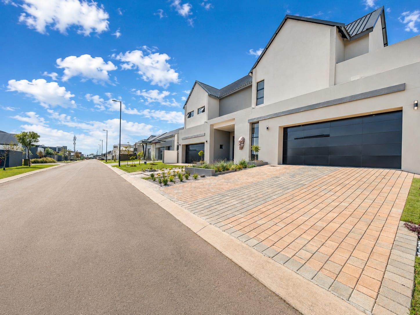 A New Benchmark in Grand Estate Living — photograph 4