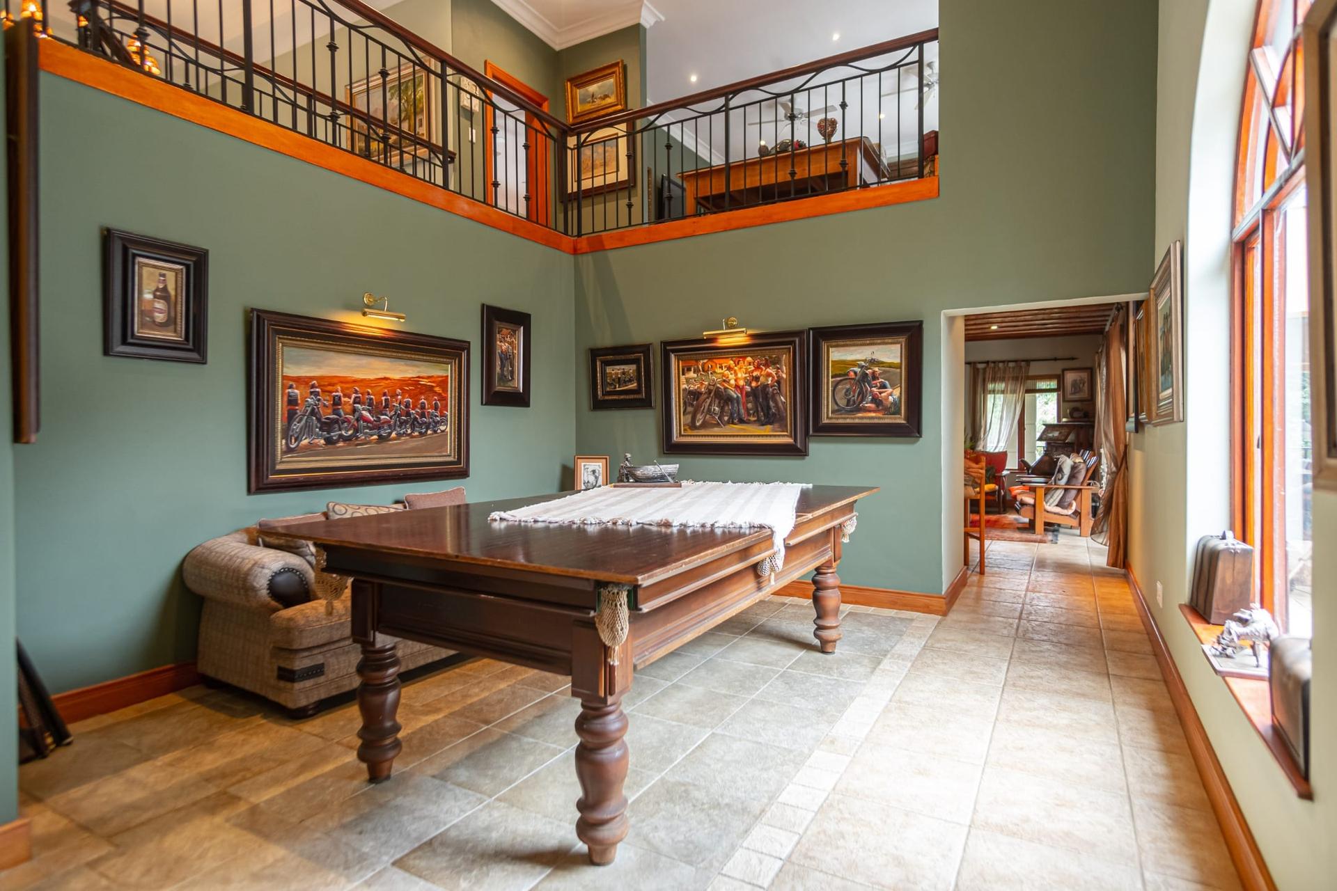 Versatile Luxury Family Villa with Dual Living and Exceptional Entertaining — photograph 5