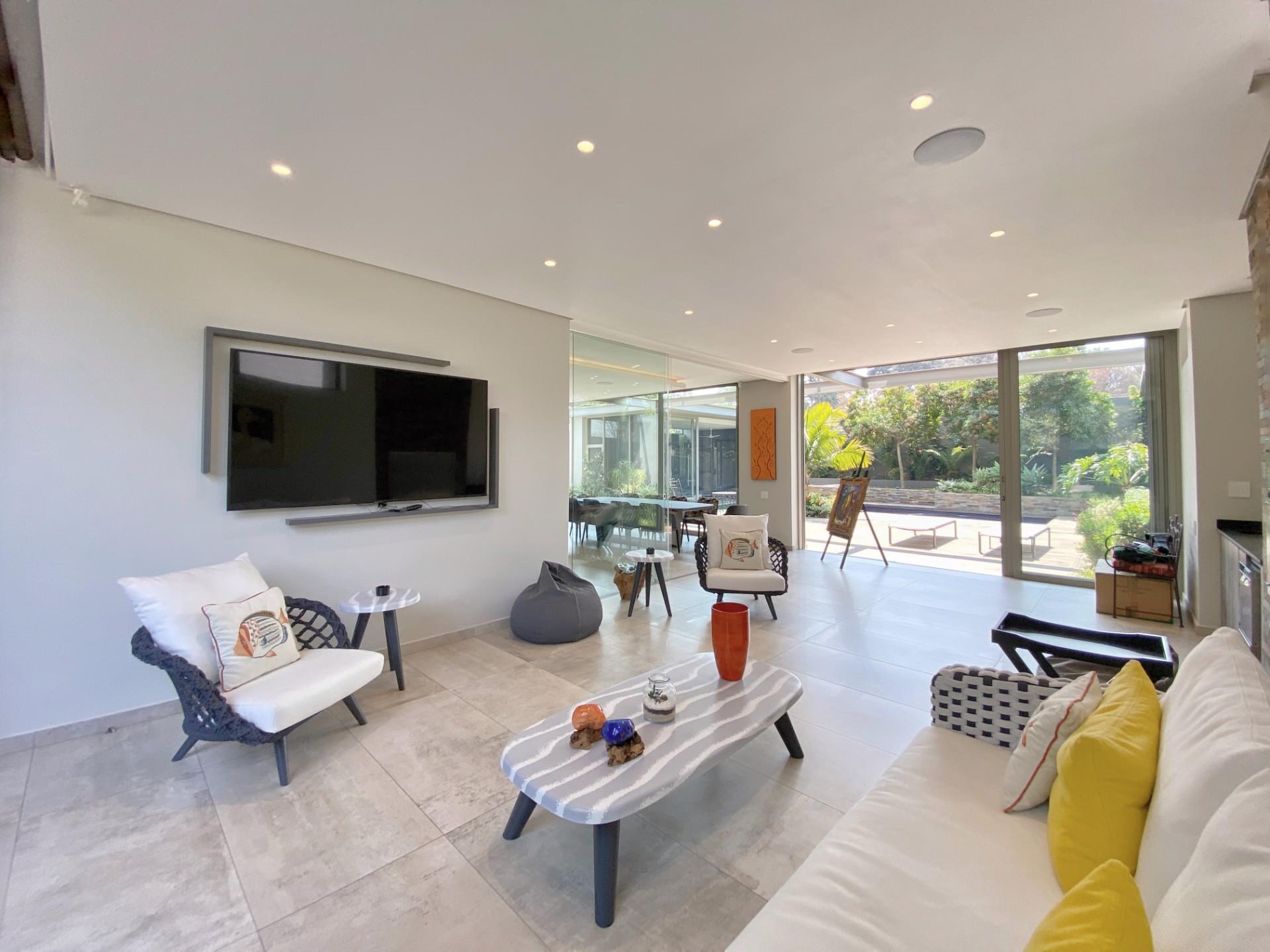 Where Contemporary Design Embraces Natural Light — photograph 5