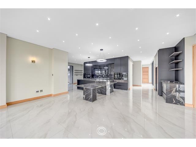 Newly Built Equestrian Masterpiece — photograph 5