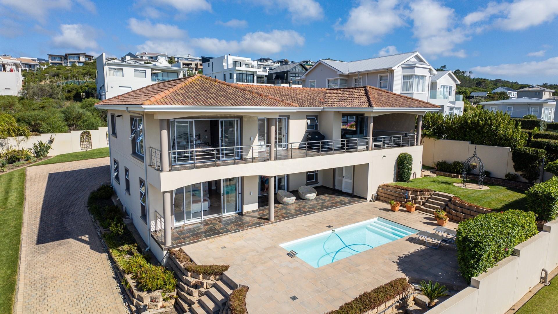 Sea-View Residence of Style & Elegance — photograph 3