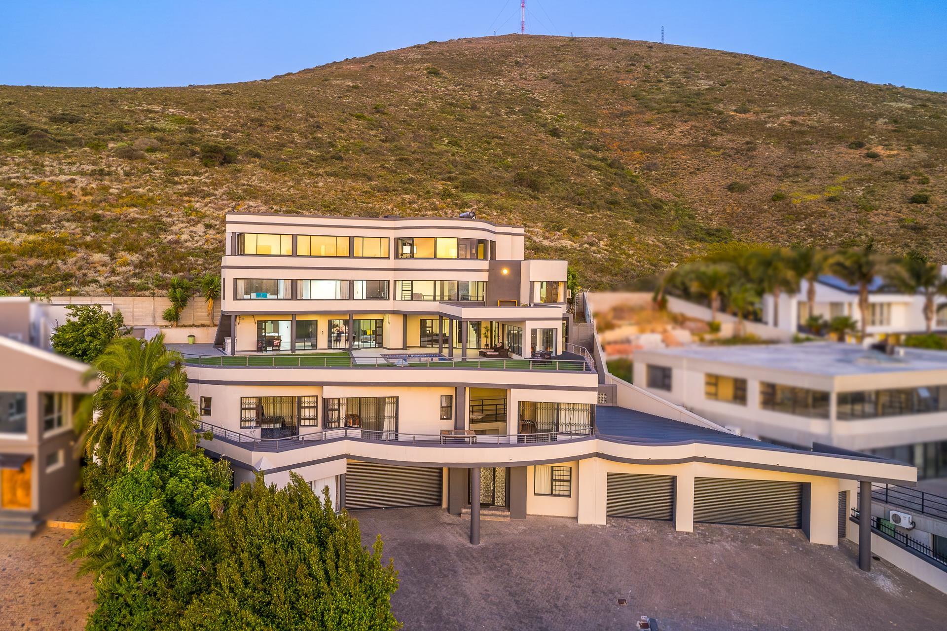 Where Luxury Meets the Horizon — photograph 3