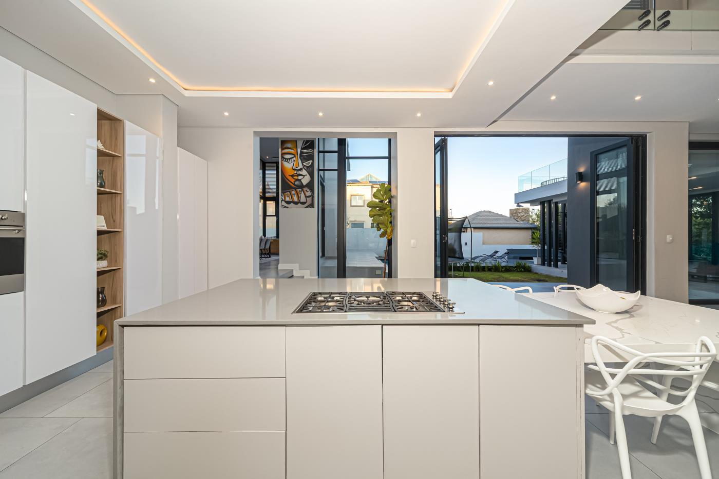 Contemporary 4-Bed Gem in Steyn City — photograph 5
