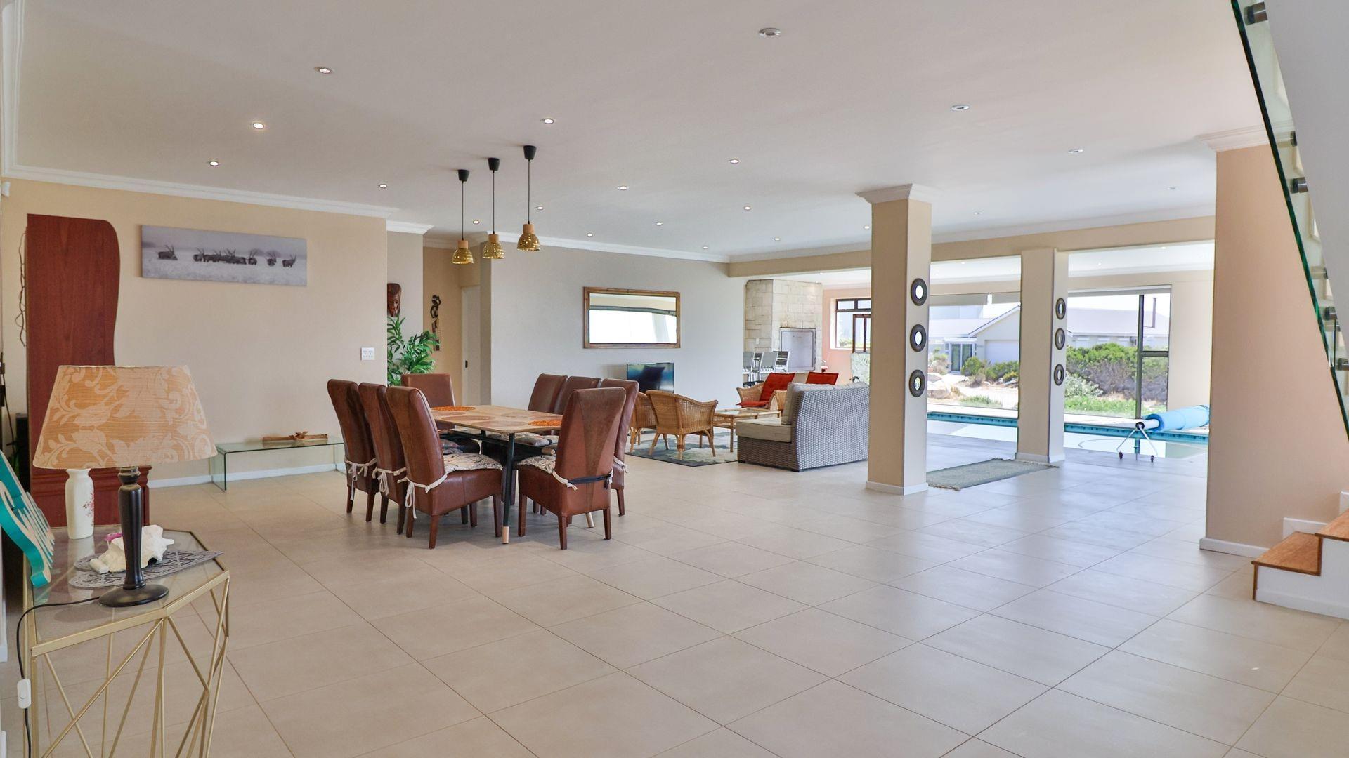 Pringle Bay Villa with Views & Heated Indoor Pool — photograph 4