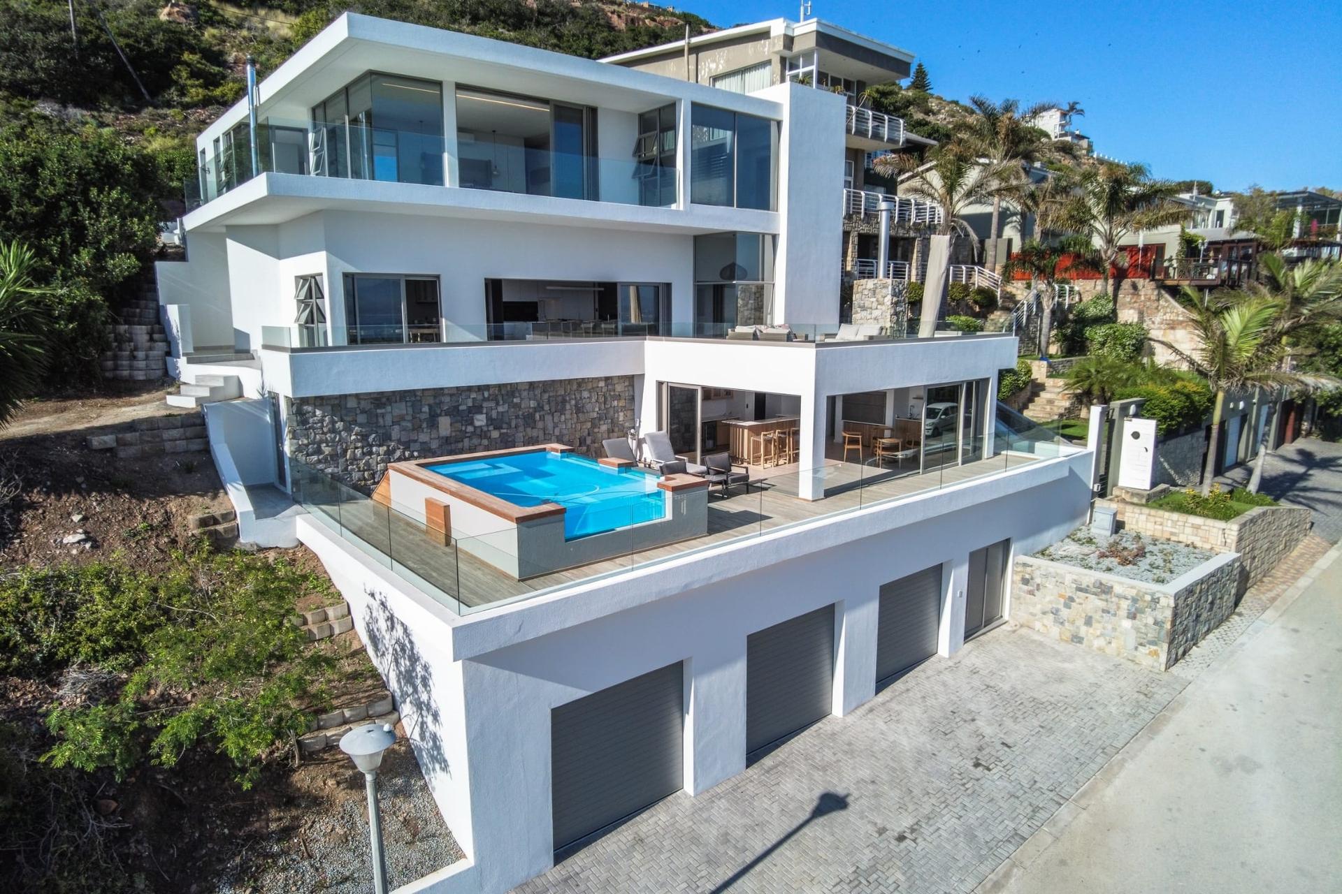 Iconic Coastal Statement Home — photograph 2
