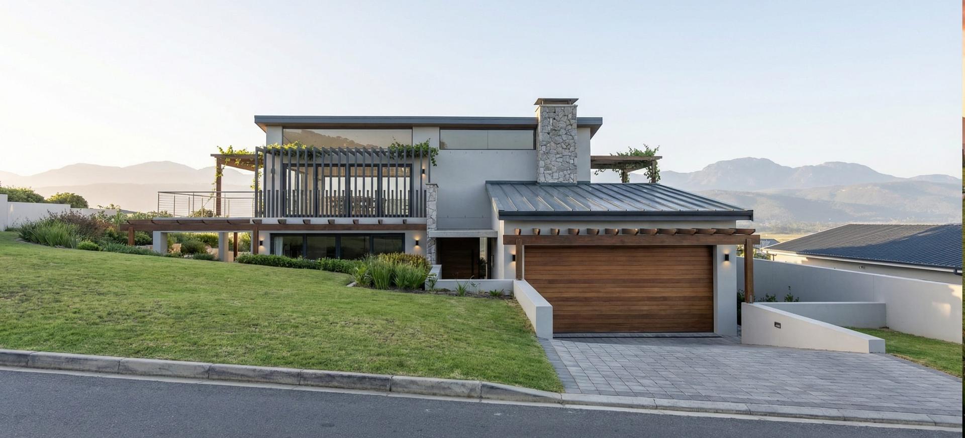4 Bedroom House For Sale in Fernwood Estate — photograph 2