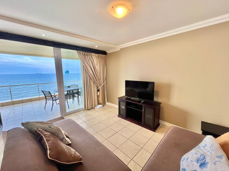 EXQUISITE OCEANFRONT GEM — photograph 3