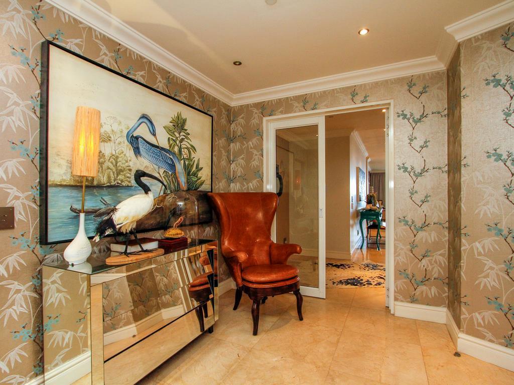 Apex Elegance Unveiled: Exclusive Sub-Penthouse on Umhlanga's Pristine Beachfront" — photograph 3