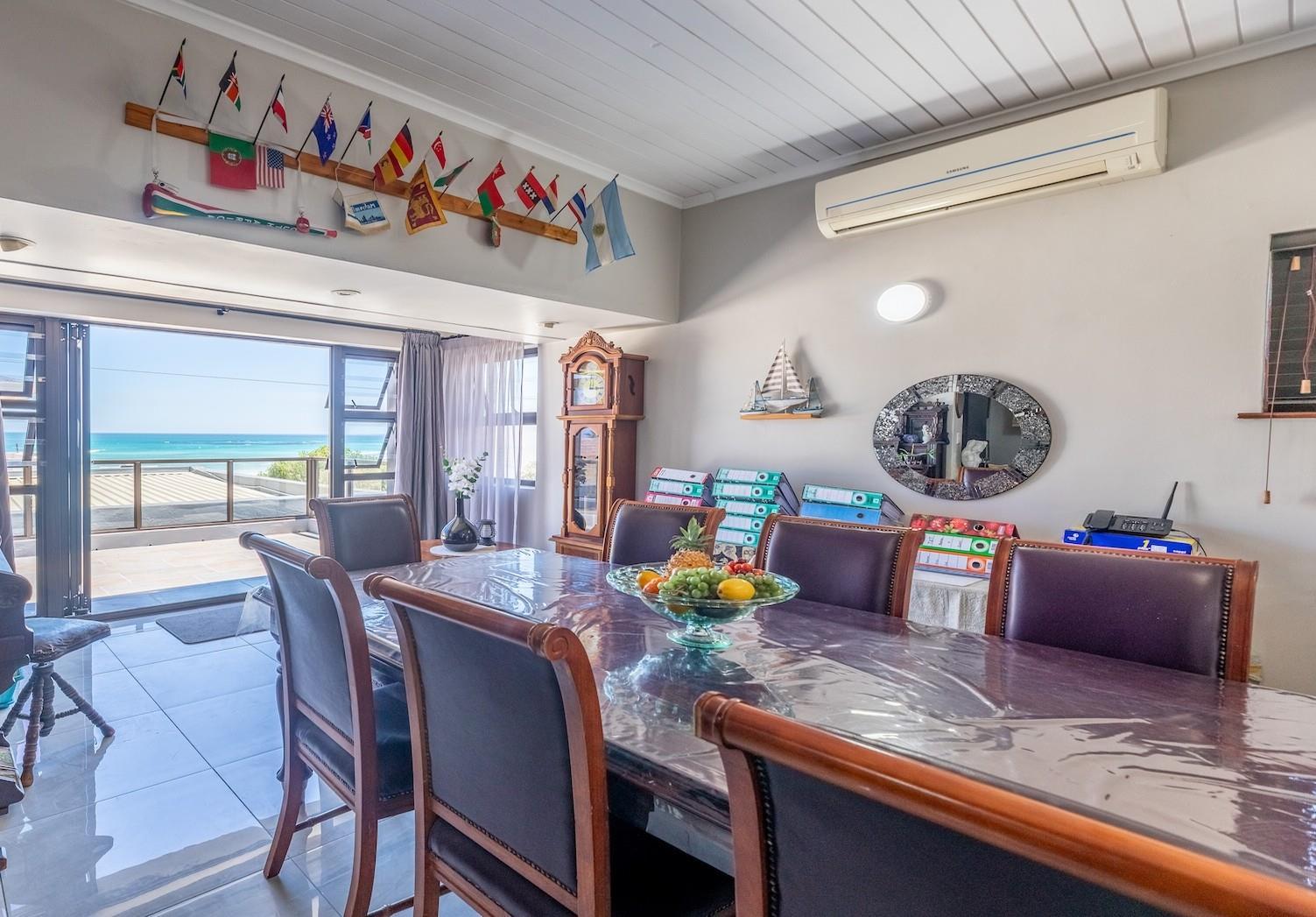 7 Bedroom House For Sale in Melkbosstrand Central — photograph 3