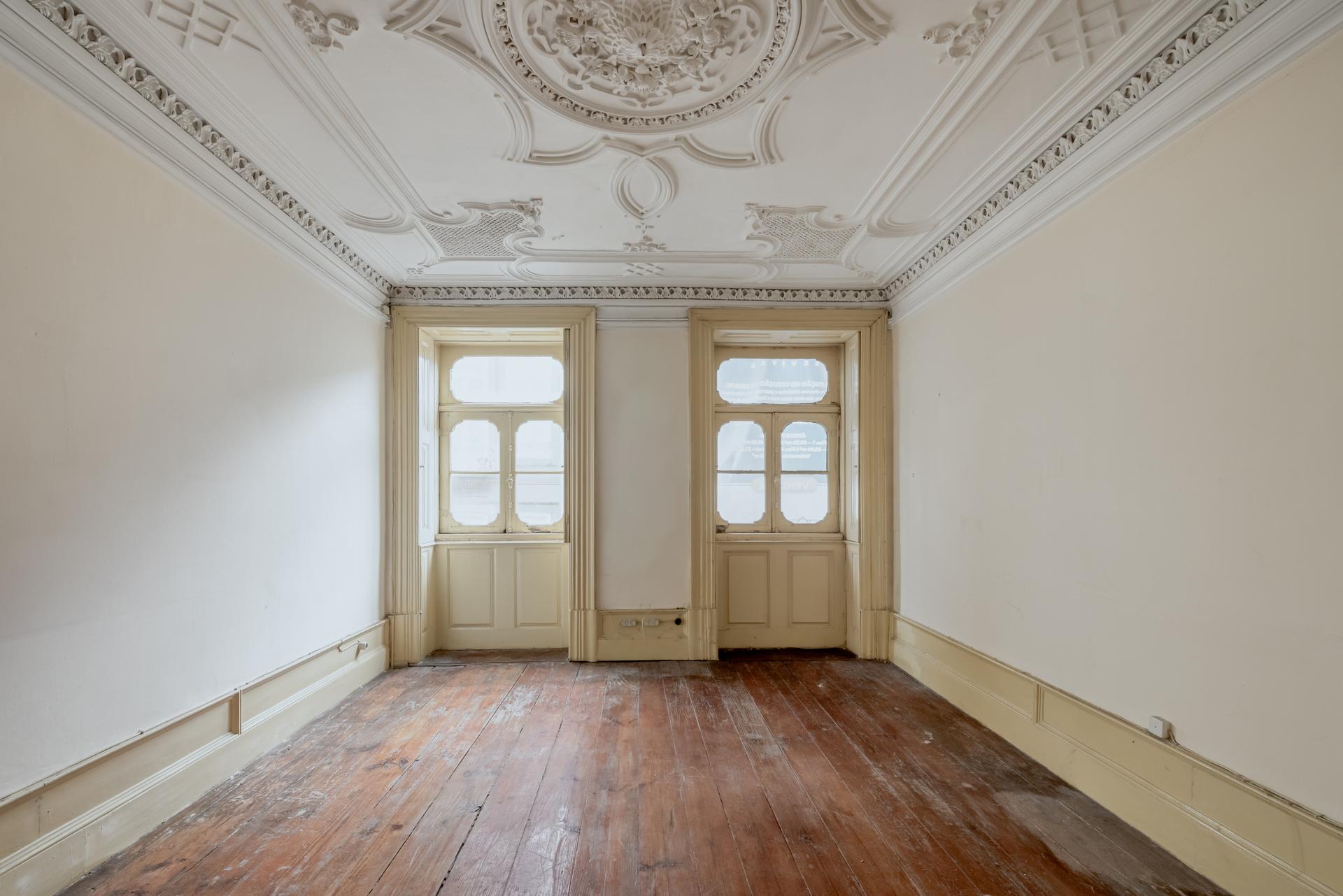 Building in Porto (93699) — photograph 2