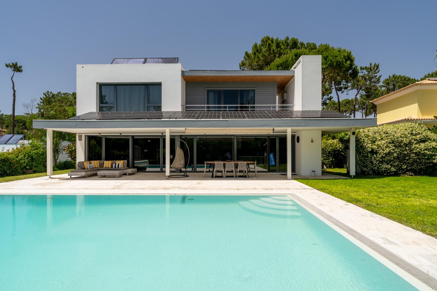 House in Almada (98191) — photograph 2