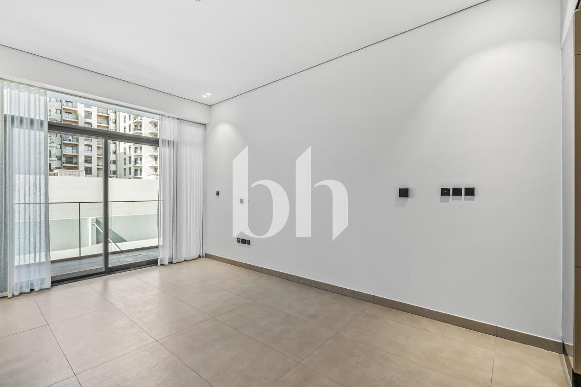 Myka Residence — photograph 5