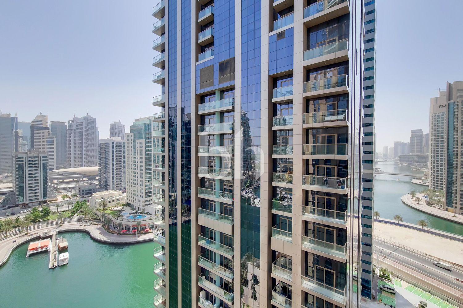 Marina Tower — photograph 2