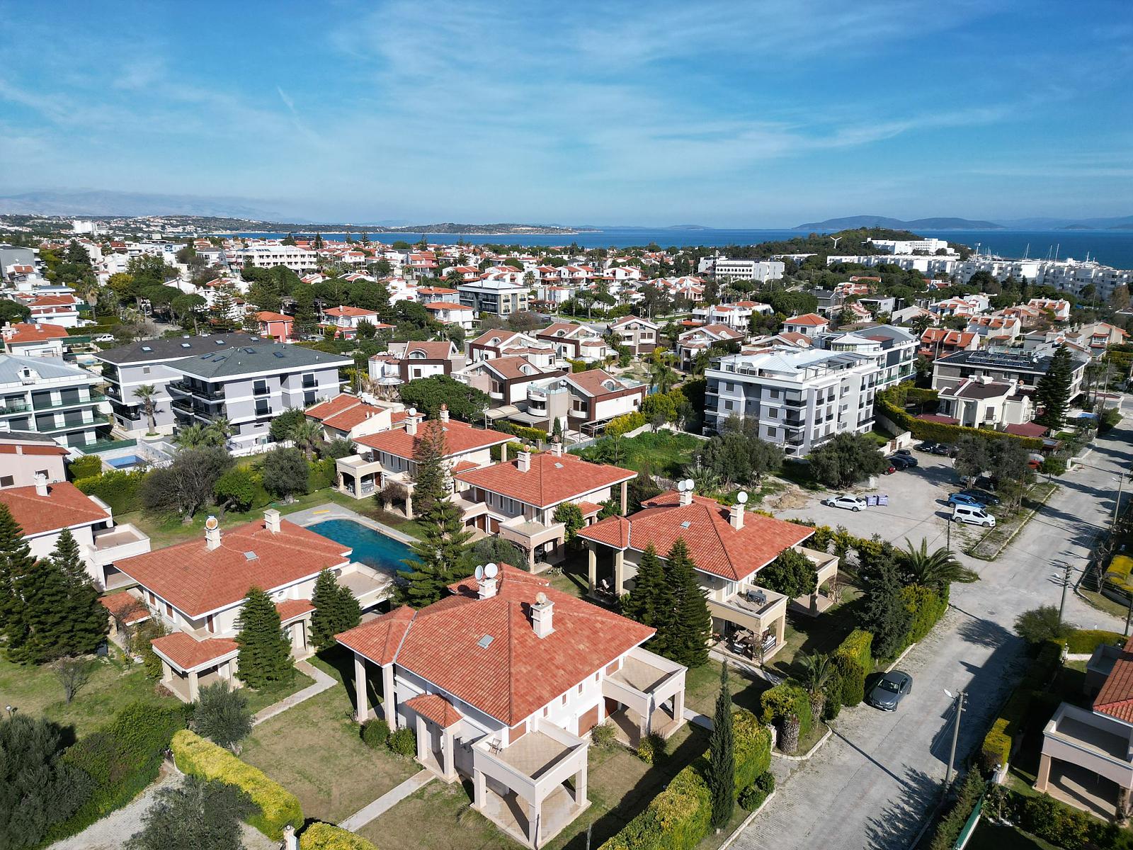 Apartments in Altınyunus, Çeşme (ADB-00223) — photograph 2
