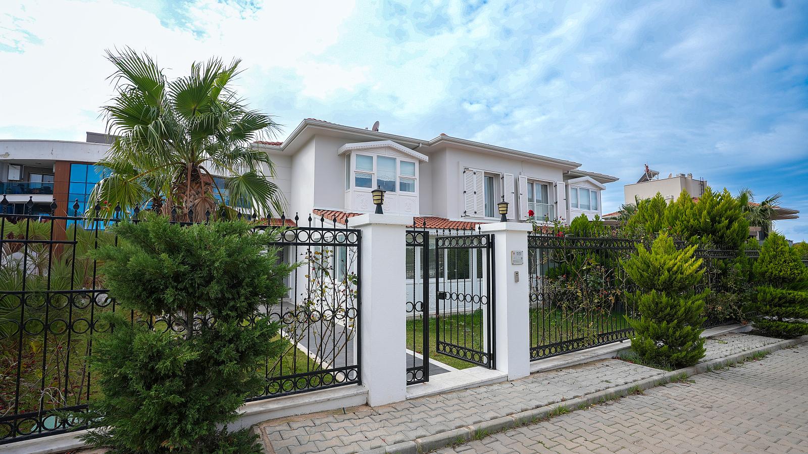 Apartments in Mustafa Kemal Paşa, Güzelbahçe (ADB-00192) — photograph 4
